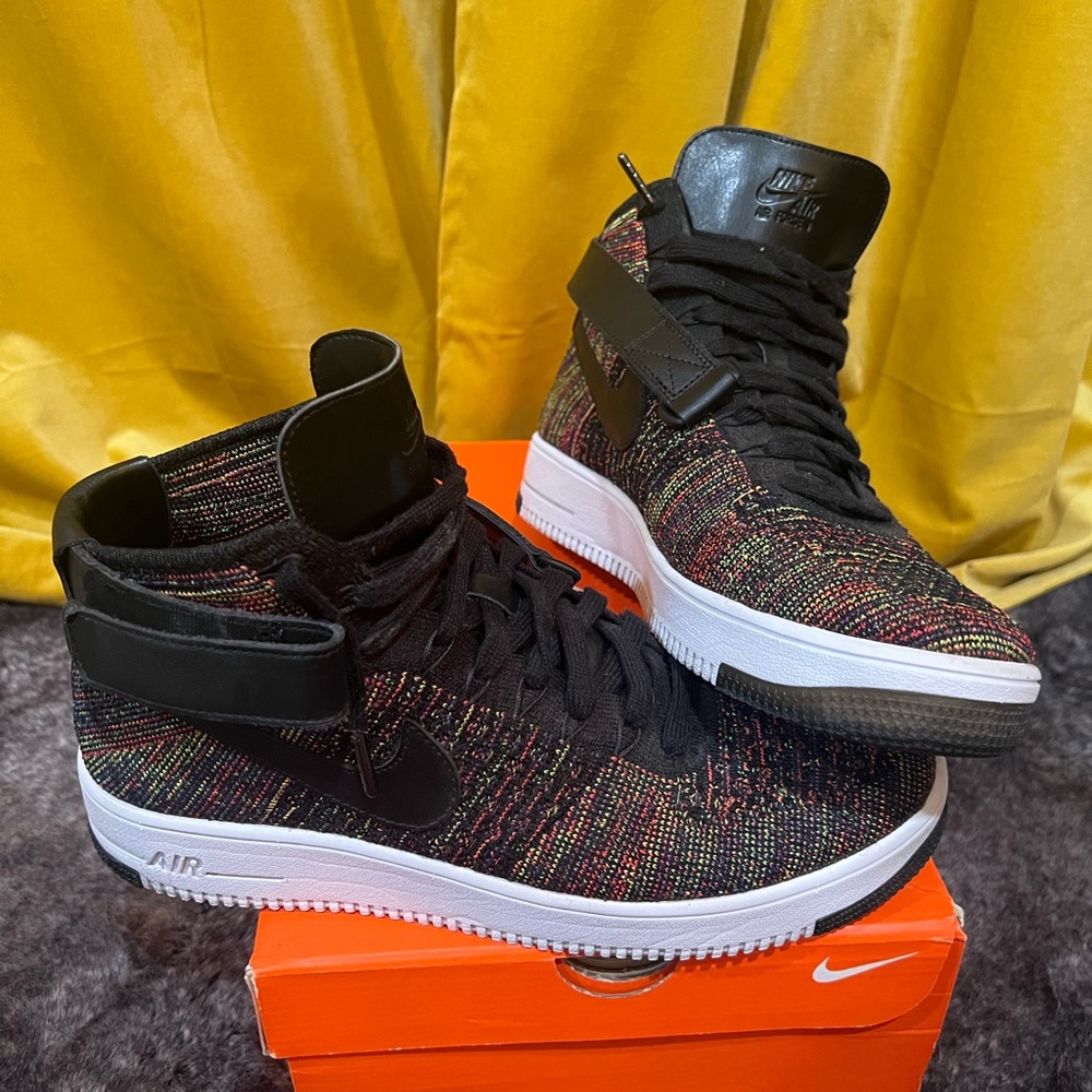 Nike Air Force 1 Mid
Flyknit Multi-Color Black - worn once, excellent condition
